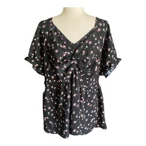 NWOT-BLOOMCHIC-BLACK FLORAL TOP-SIZE 14/16